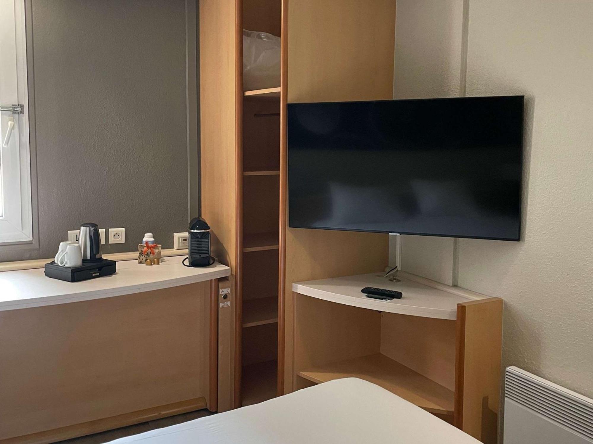 Hotel Ibis Нарбонн Екстер'єр фото