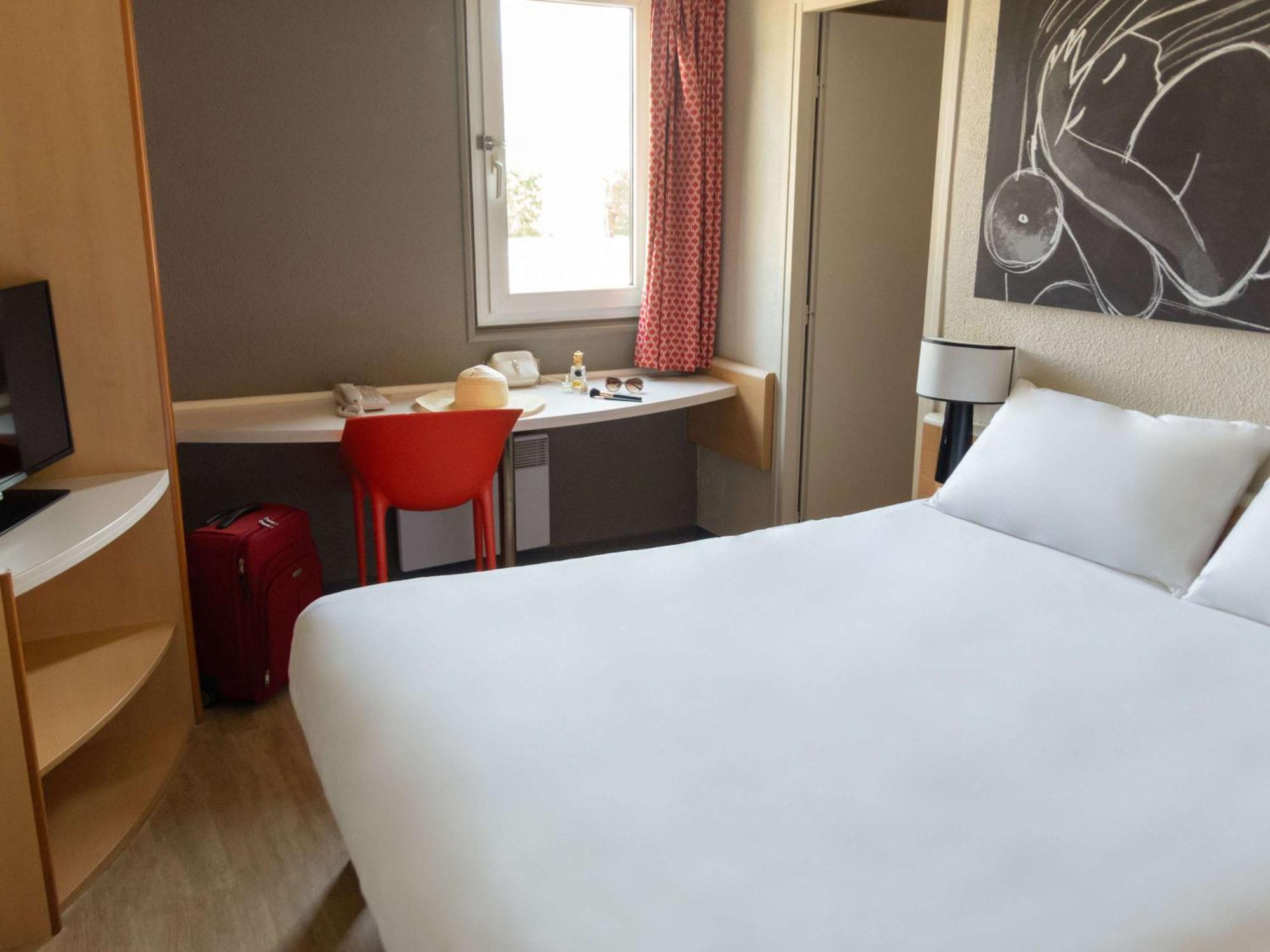 Hotel Ibis Нарбонн Екстер'єр фото