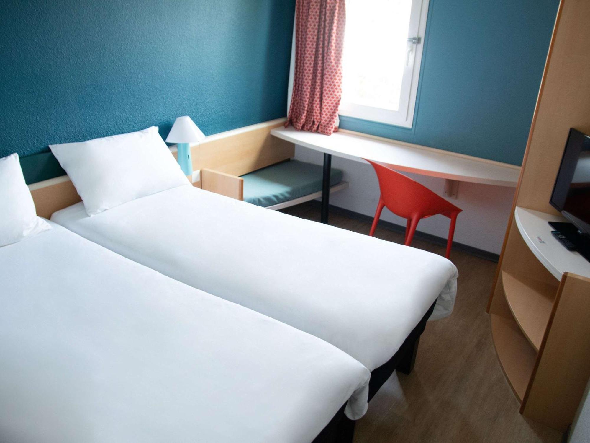 Hotel Ibis Нарбонн Екстер'єр фото