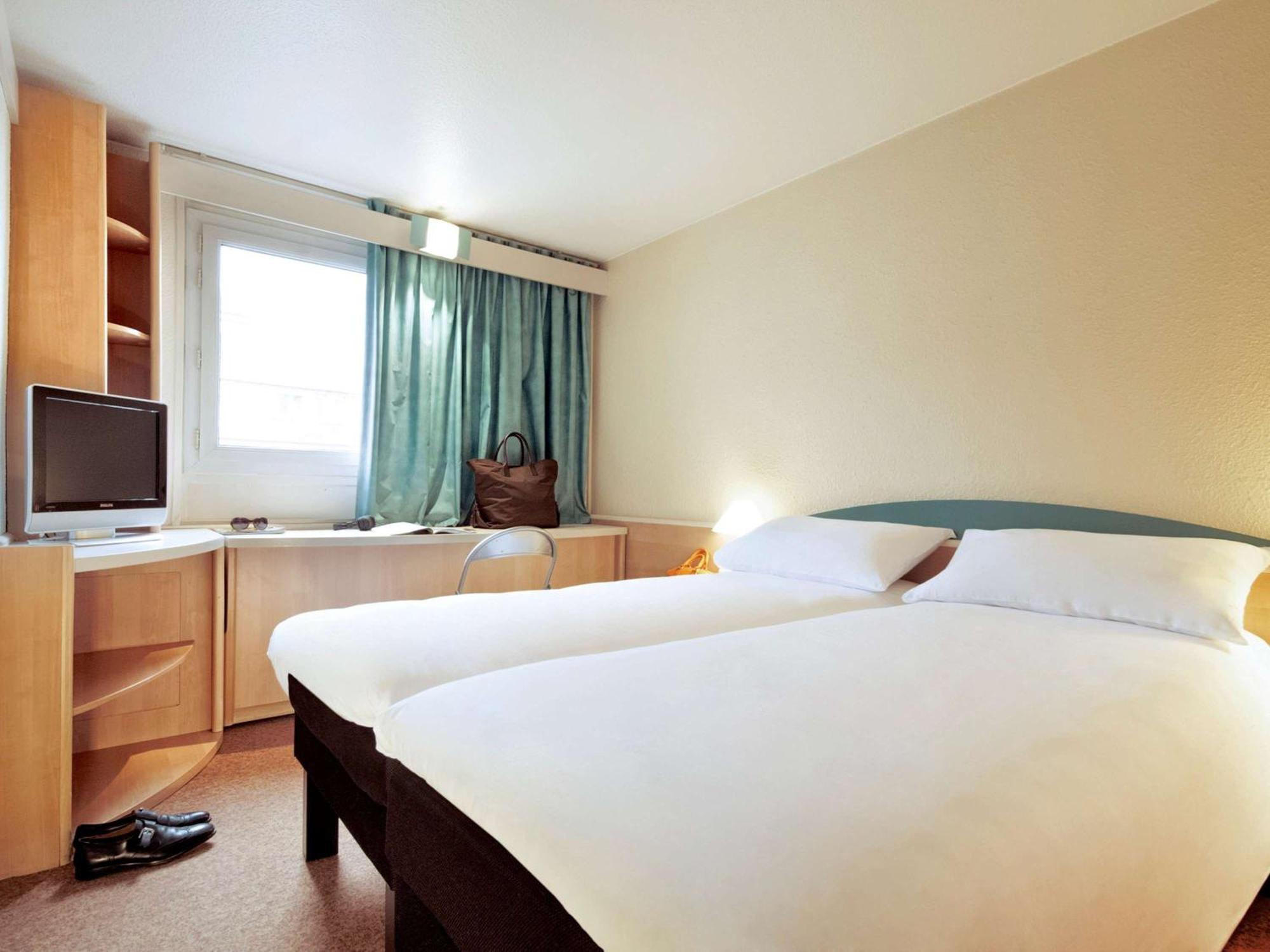 Hotel Ibis Нарбонн Екстер'єр фото