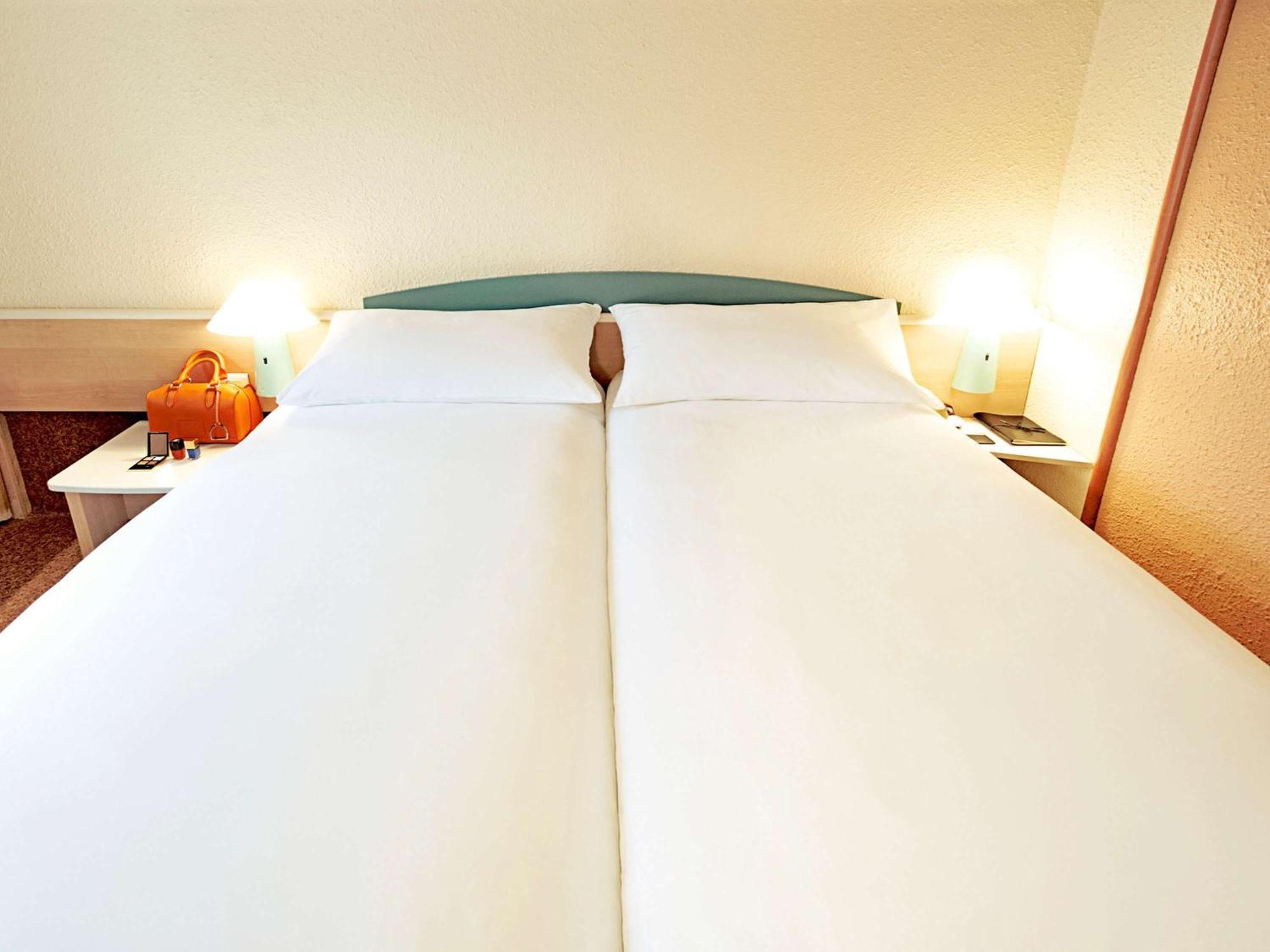 Hotel Ibis Нарбонн Екстер'єр фото