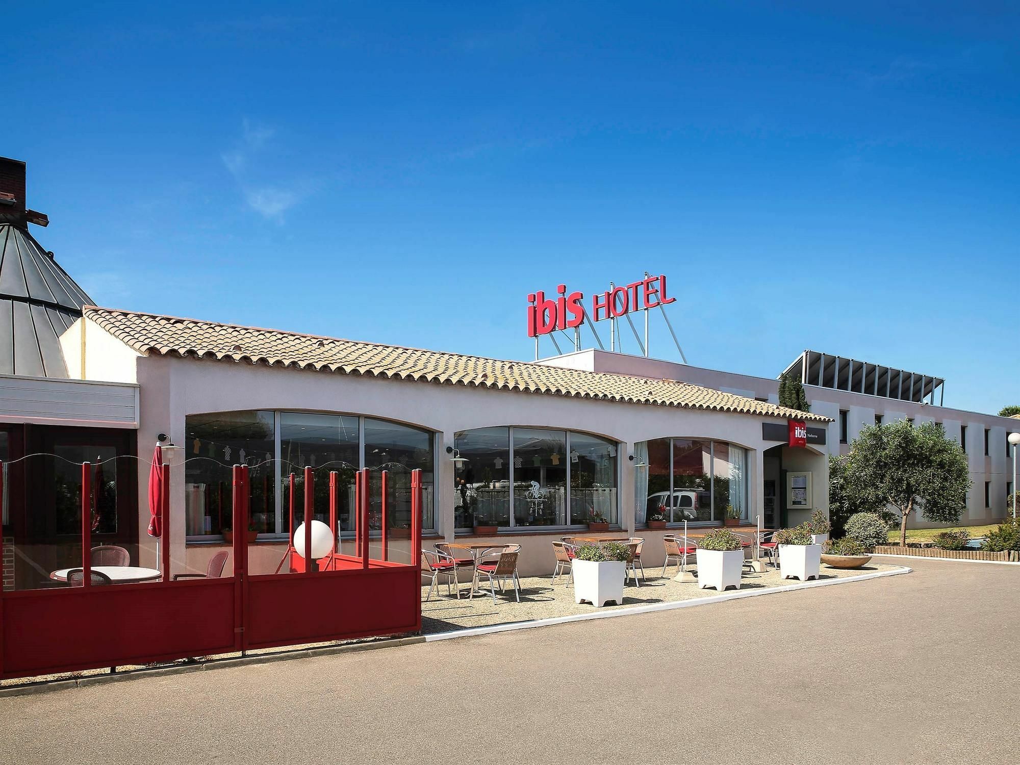 Hotel Ibis Нарбонн Екстер'єр фото
