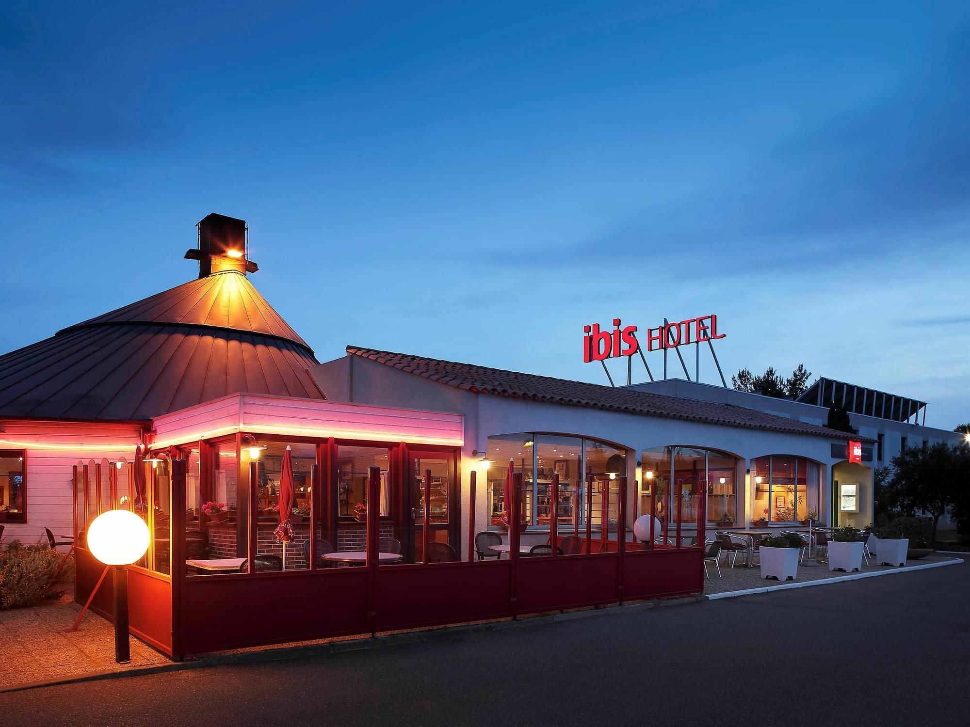 Hotel Ibis Нарбонн Екстер'єр фото